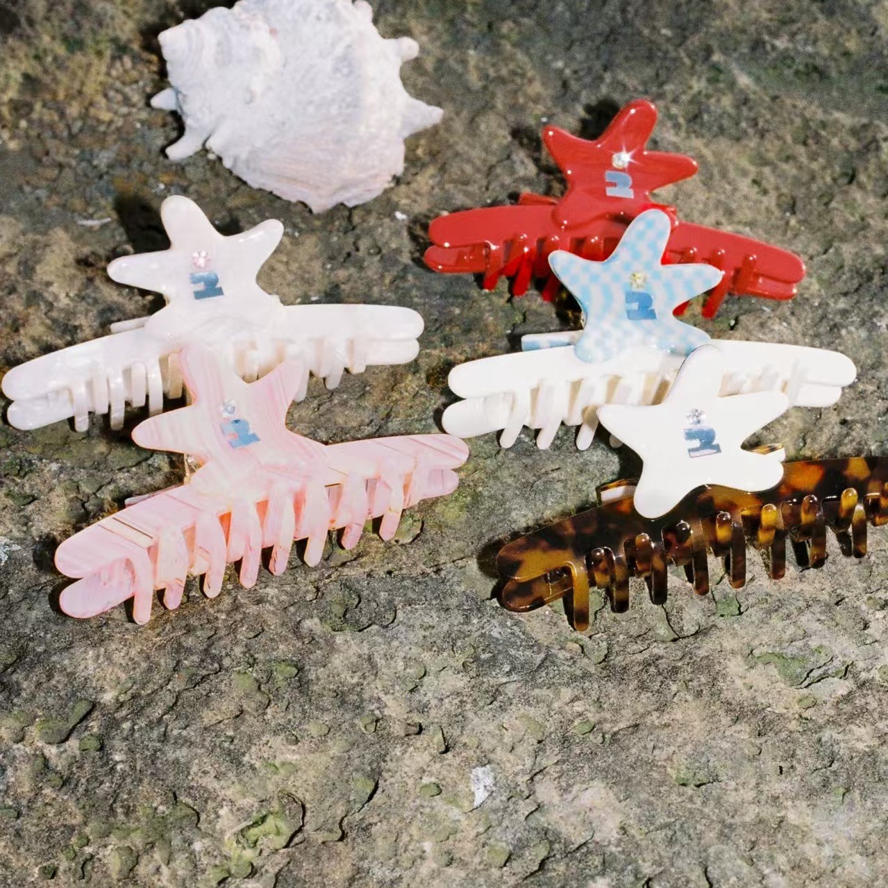 Tagi.《Tapi Star》Acrylic Diamond-Encrusted Seamless Hair Clip Cute Shark Clip Hair Accessory