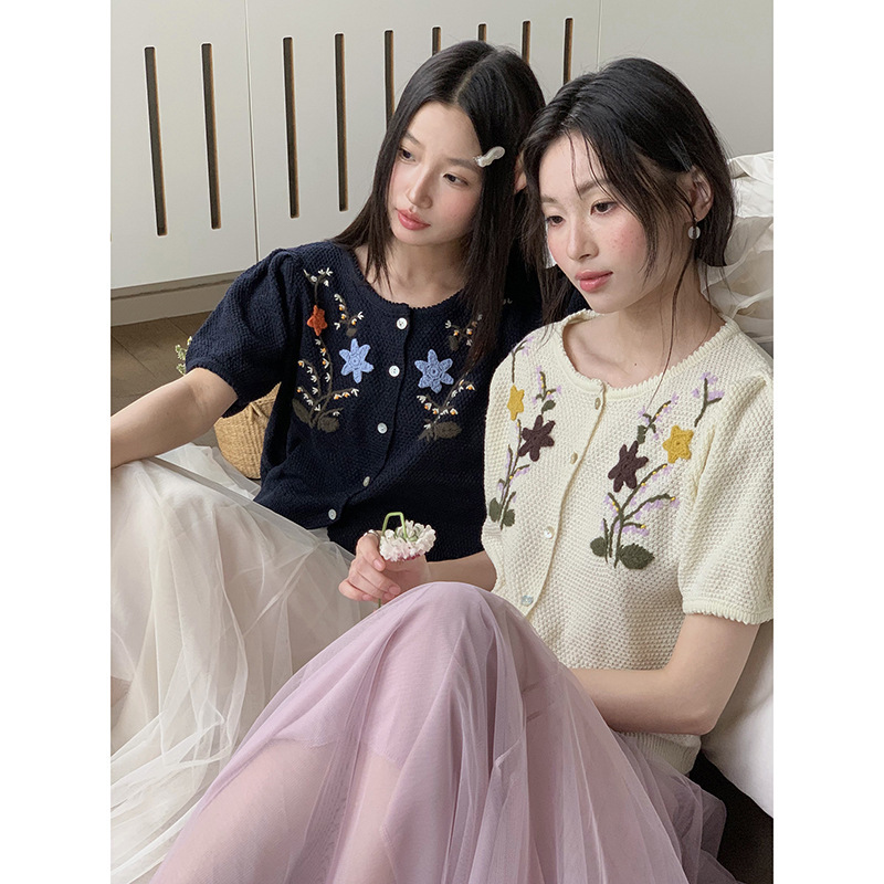 [Tsukino Flower Note] Geming Retro Flower Embroidered Knitted Cardigan Women's Autum Work Clothing Short-Sleeved Top N451C