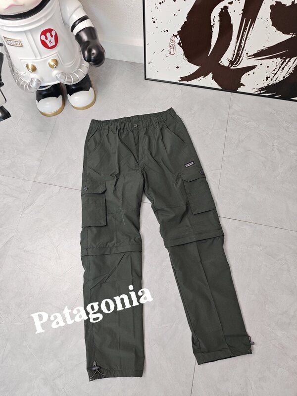 高品質のバタpata屋外の男女は5分のズボンを取り外してハイキングします。|undefined