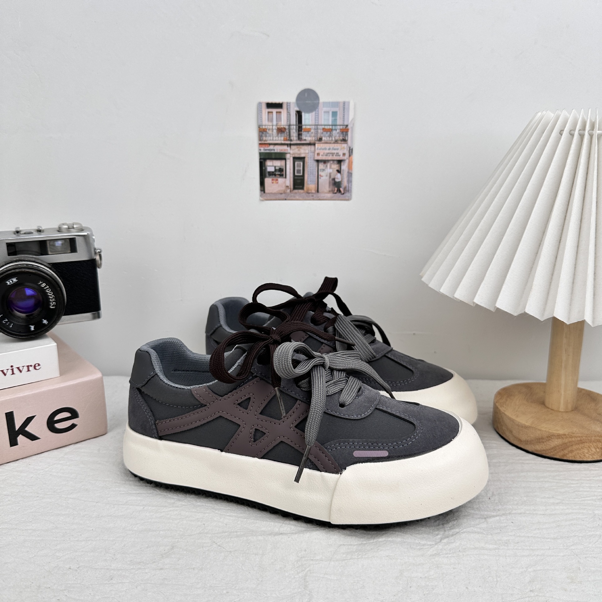 6676 retro puerto de estilo grueso zapatos de suela para mujeres 2025 otoño nuevo estilo de moda universal nicho zapatos deportivos casuales de entrenamiento moral