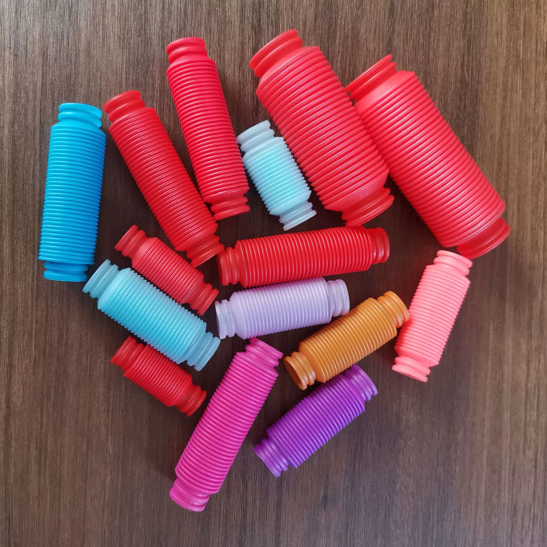 Прямые поставки с фабрики Многоразмерные декомпрессионные развивающие игрушки мини-телескопическая трубка, цветная Эластичная Трубка, аксессуары для животных