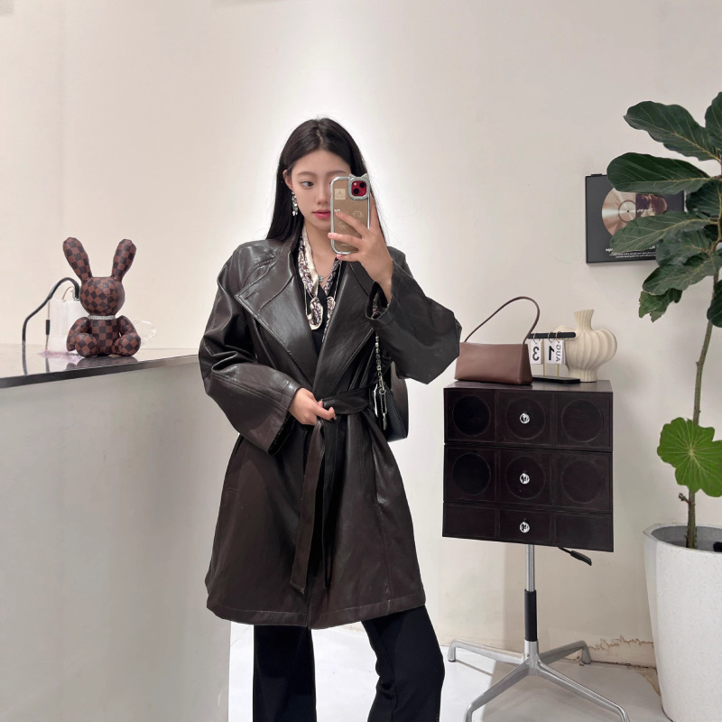 金属丝蛋白皮 极简松弛拼格纹皮风衣外套女|undefined
