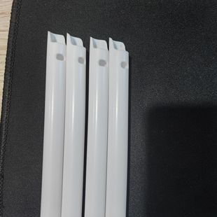 Manufacturer Wholesale Oral Saliva Suction Tube Dental Consumables Dental Implant Surgery Elbow White Saliva Suction Tube
