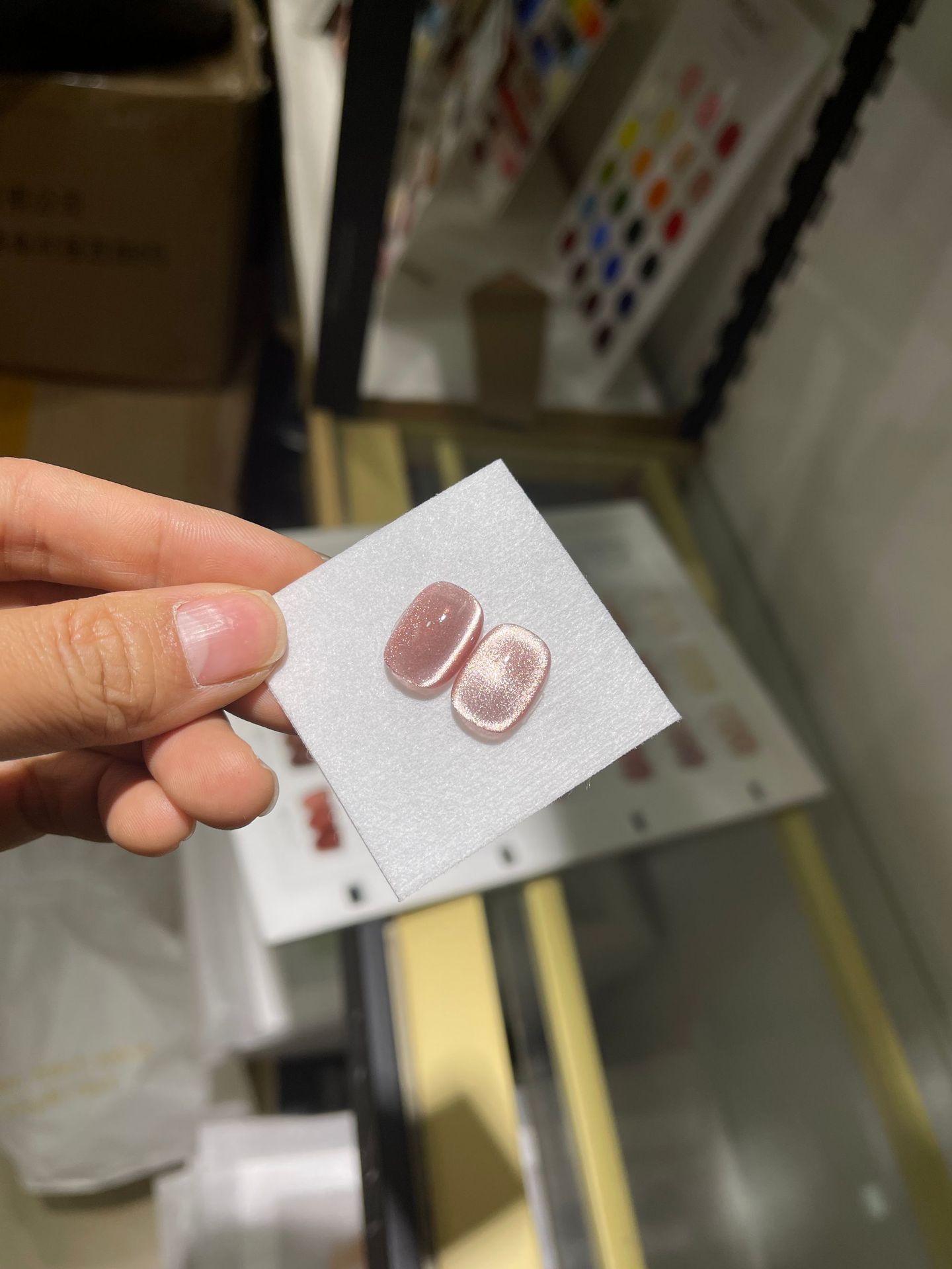Venta caliente transfronteriza pegamento para ojos de gato rojo hielo arte de uñas celebridades de Internet caliente tienda de uñas de uso común pegamento de esmalte de uñas de ojo de gato de cristal popular