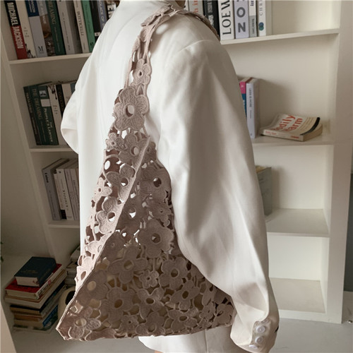 Korean style casual shoulder bucket bag lace mother-in-law bag crochet craft versatile temperament large capacity portable women's bag