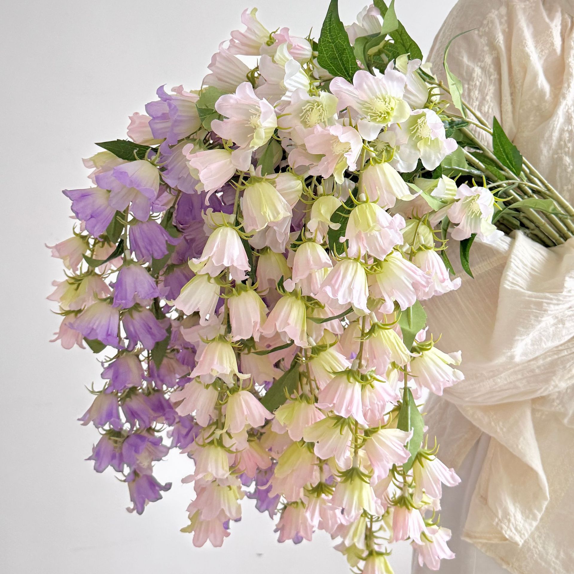 Campanas de viento colgantes, flores artificiales, lirios de los valles, paredes colgantes, plantas verdes, decoración de paisajismo, casas de familia, casas modelo, decoración de flores falsas