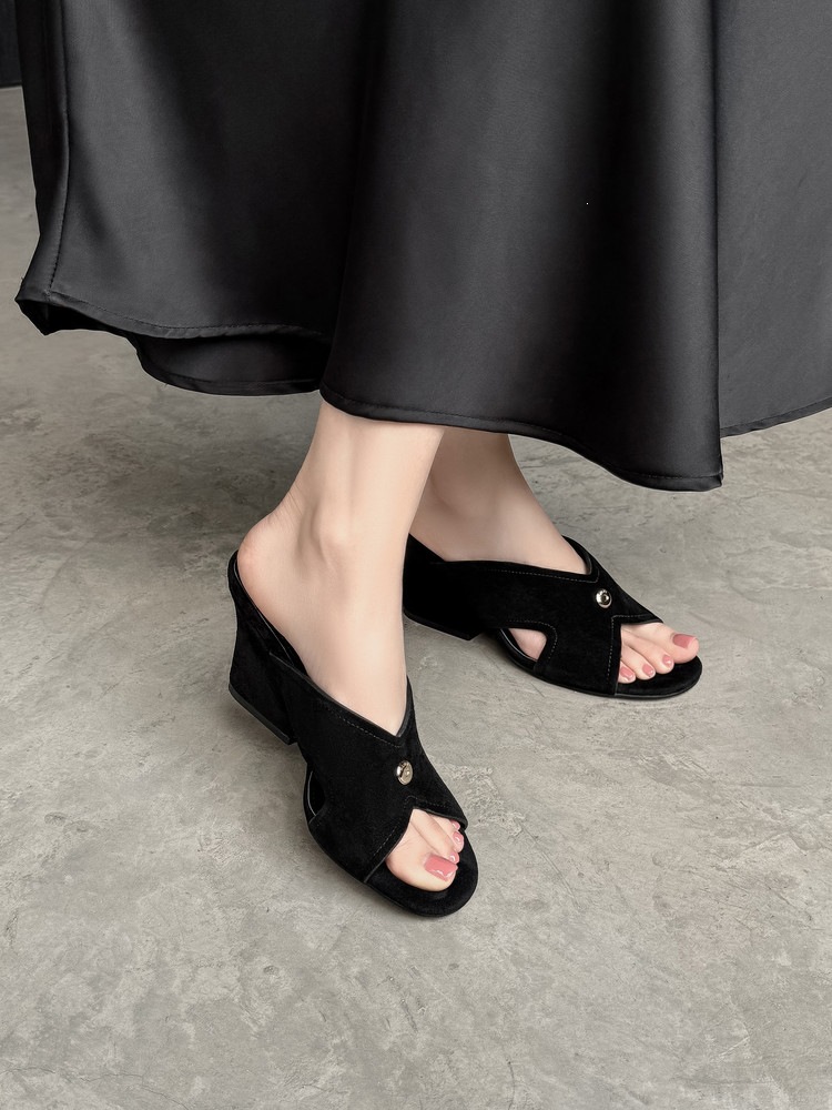 Sandal nữ da cừu hở mũi quai chéo gót xuồng 5 cm — màu nâu, Trang chủ, màu đen chi tiết 8