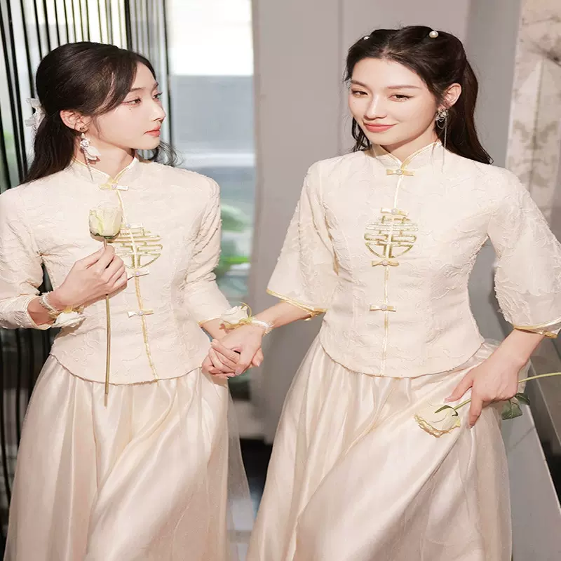 配秀禾服的伴娘服简单大方姊妹服伴娘团显瘦遮肉适合冬天的姐妹裙