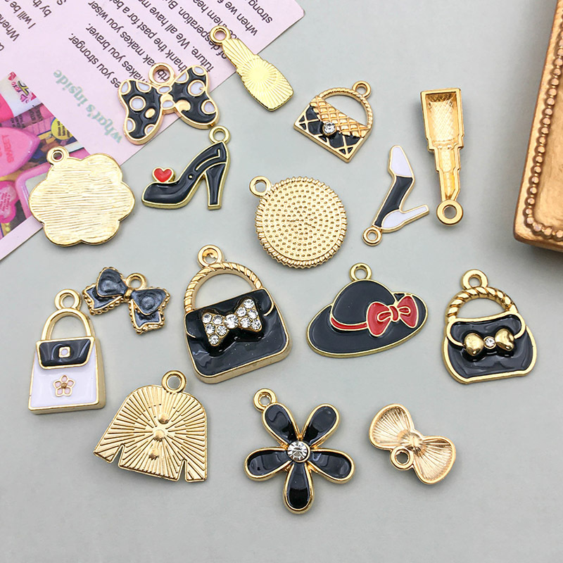4g Weight Pendant Jewelry Making Type 13 * 15mm, 14*16MM, 7 * 20mm Jewelry Making Size Jewelry Accessories Classification 16 Models Per Model 1, 16/Bag Quantity Alloy Material Lipstick, Flower, Bow Knot Pattern Enamel Design Lady Style 16 Models Per Model 1, 16/Bag 13 * 15mm 14*16MM 7 * 20mm Alloy Lipstick Flower Bow Knot Pendant 9