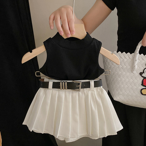 Korean children's clothing  new summer style girls' fashionable knitted sleeveless vest sweet and cool fashion pleated skirt pants suit