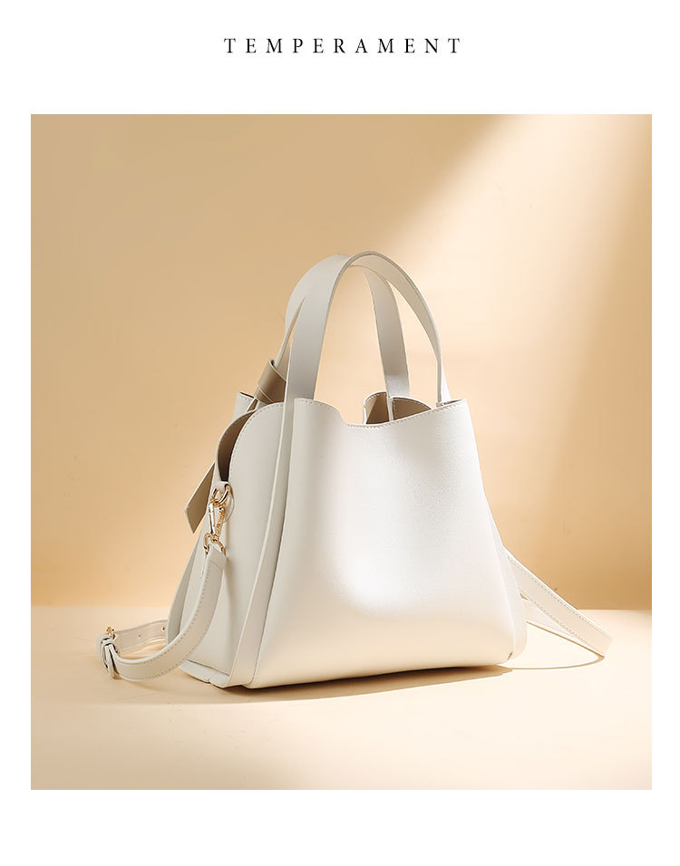 Women's Medium Pu Leather Solid Color Classic Style Magnetic Buckle Bucket Bag display picture 5