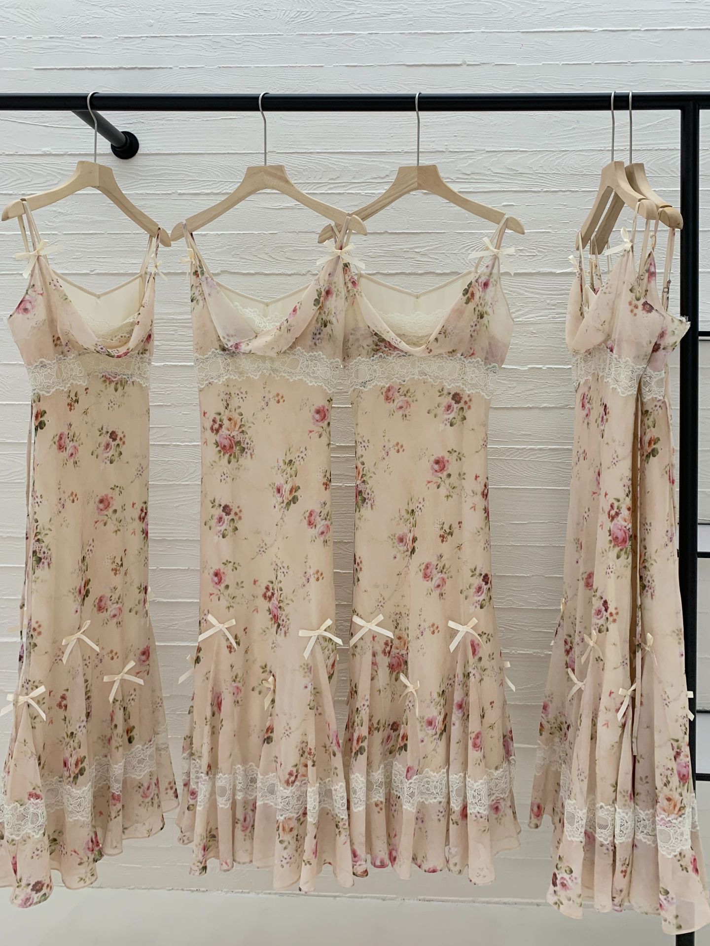 GraceChic Disponibile Estate 2025 Nuovo Vestito Coreano Dongdaemun in Pizzo Francese Floreale con Spalline e Fiocco da Donna_voghion.com