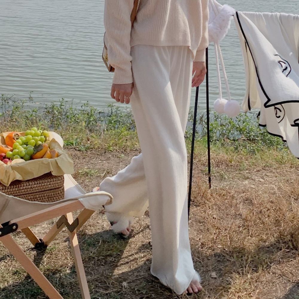 Knitted demi-season fitted trousers