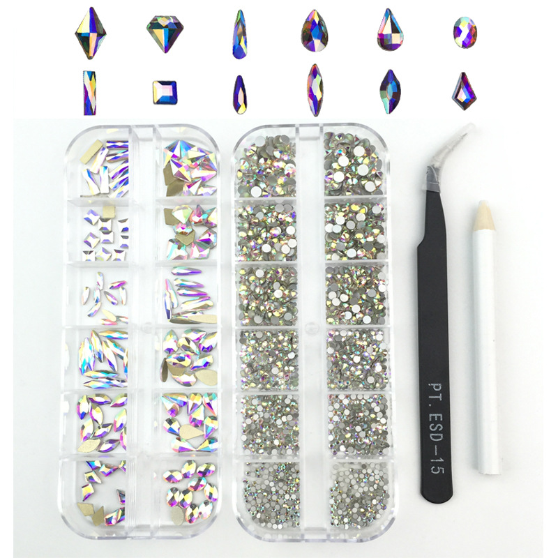 Estilo explosivo transfronterizo Juego de diamantes de uñas de 12 cuadrículas Vidrio azul real Diamante de forma especial Joyas de uñas Diamante plano Mezcla al por mayor