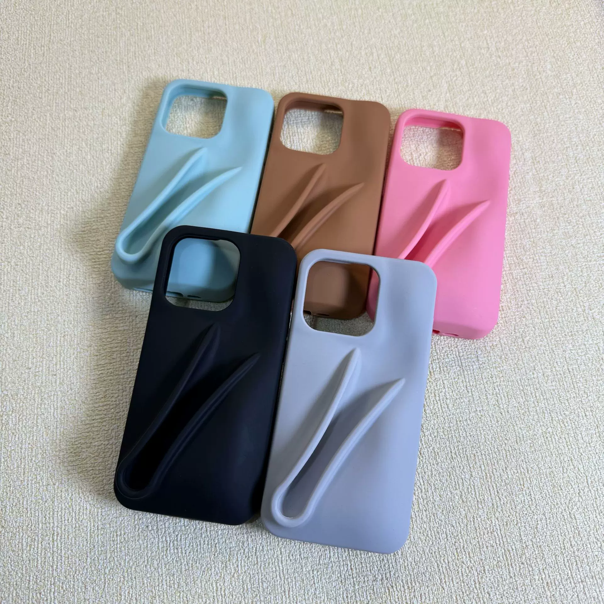 海莉同款可放口红iPhone15苹果14手机壳13唇膏12硅胶16女16Promax