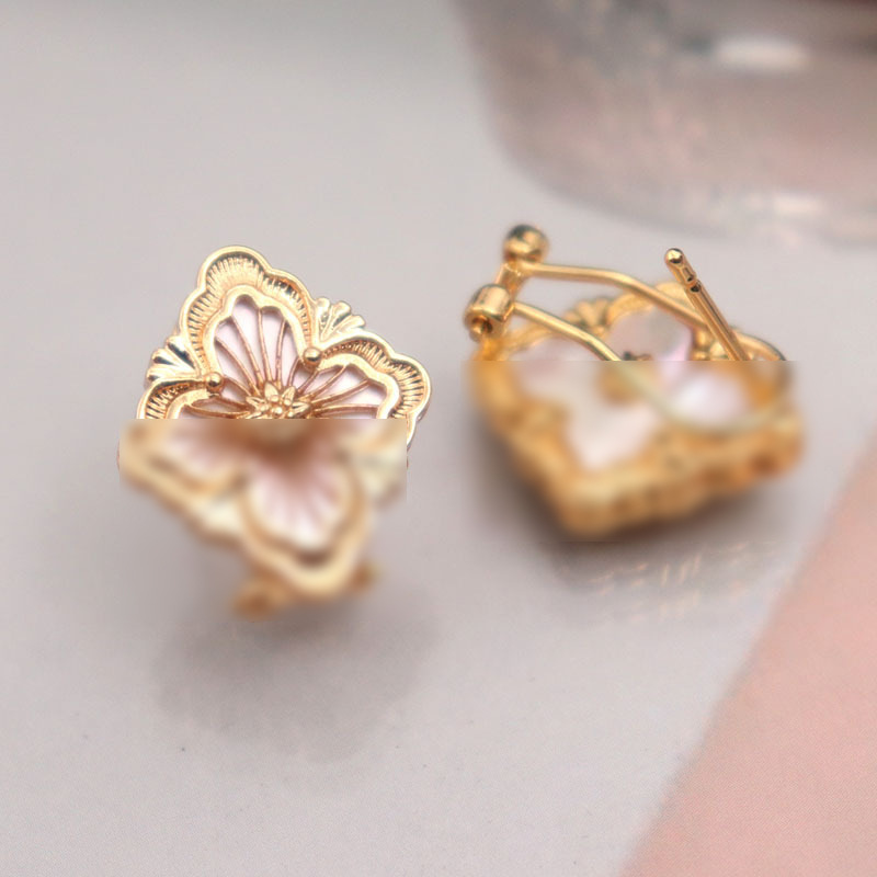 意大利白贝母耳钉歌剧院复古风轻奢百搭女耳饰工厂直销18k金材质