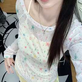 甜美星星印花长袖T恤女显瘦修身一字肩上衣夏季新款紧身显瘦气质