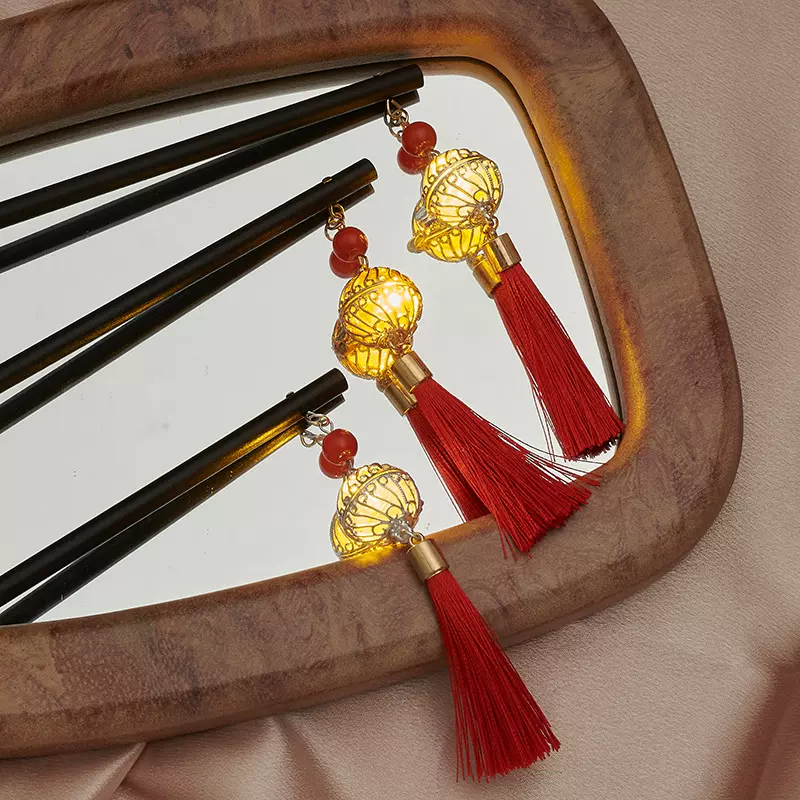 新年古风发光宫铃流苏发簪古装汉服盘发木簪宫廷风超仙挽发头饰女