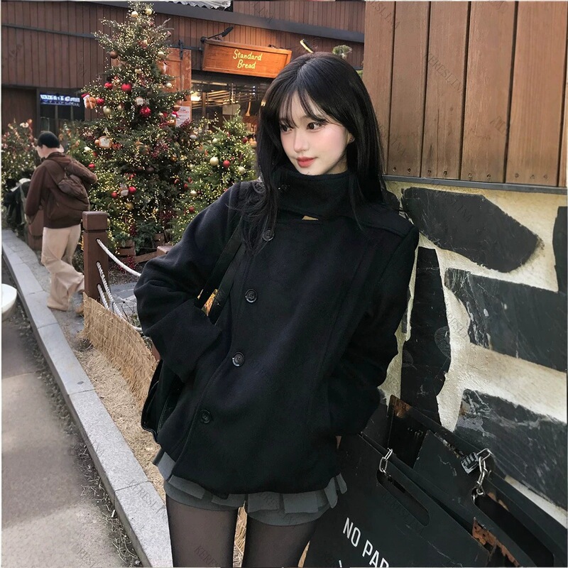 European and American cross-border wholesale: new autumn/winter Korean-style dark academia-inspired thick, stand-up collar, short, asymmetrical button-front sweatshirt jacket European and American cross-border wholesale: new autumn/winter Korean-style dark academia-inspired thick, stand-up collar, short, asymmetrical button-front sweatshirt jacket