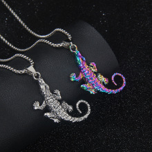 外贸饰品挂件欧美嘻哈流行炫彩鳄鱼吊坠不锈钢毛衣链个性动物配饰