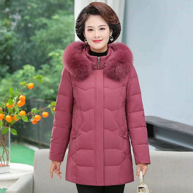 Новый утолщенный пуховик для женщин среднего возраста, пальто для мамы, зимнее пальто для среднего и пожилого возраста, хлопковое пальто средней длины больших размеров с большим меховым воротником.