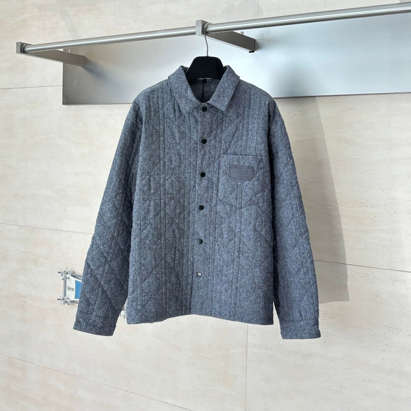 Correct version: 26fw autumn/winter new collection, Dijia cotton flannel jacket with a herringbone pattern and blade embroidery, single-breasted Correct version: 26fw autumn/winter new collection, Dijia cotton flannel jacket with a herringbone pattern and blade embroidery, single-breasted