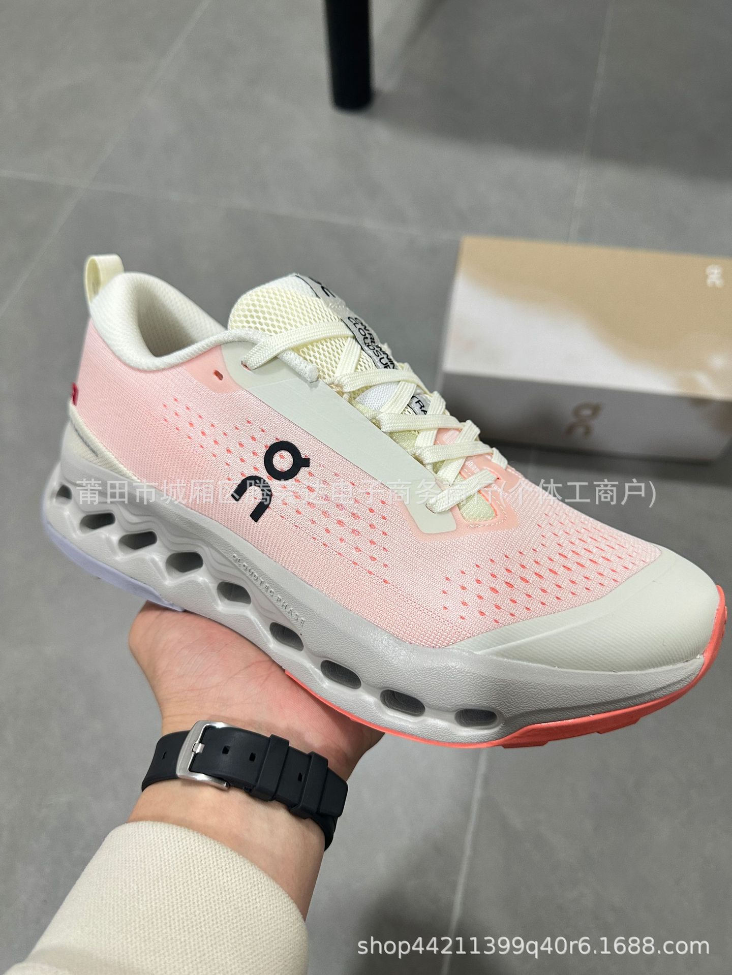 Fábrica de zapatos Putian Onn Run Cloudsurfer Max cómodos y transpirables zapatos deportivos casuales para hombres y mujeres