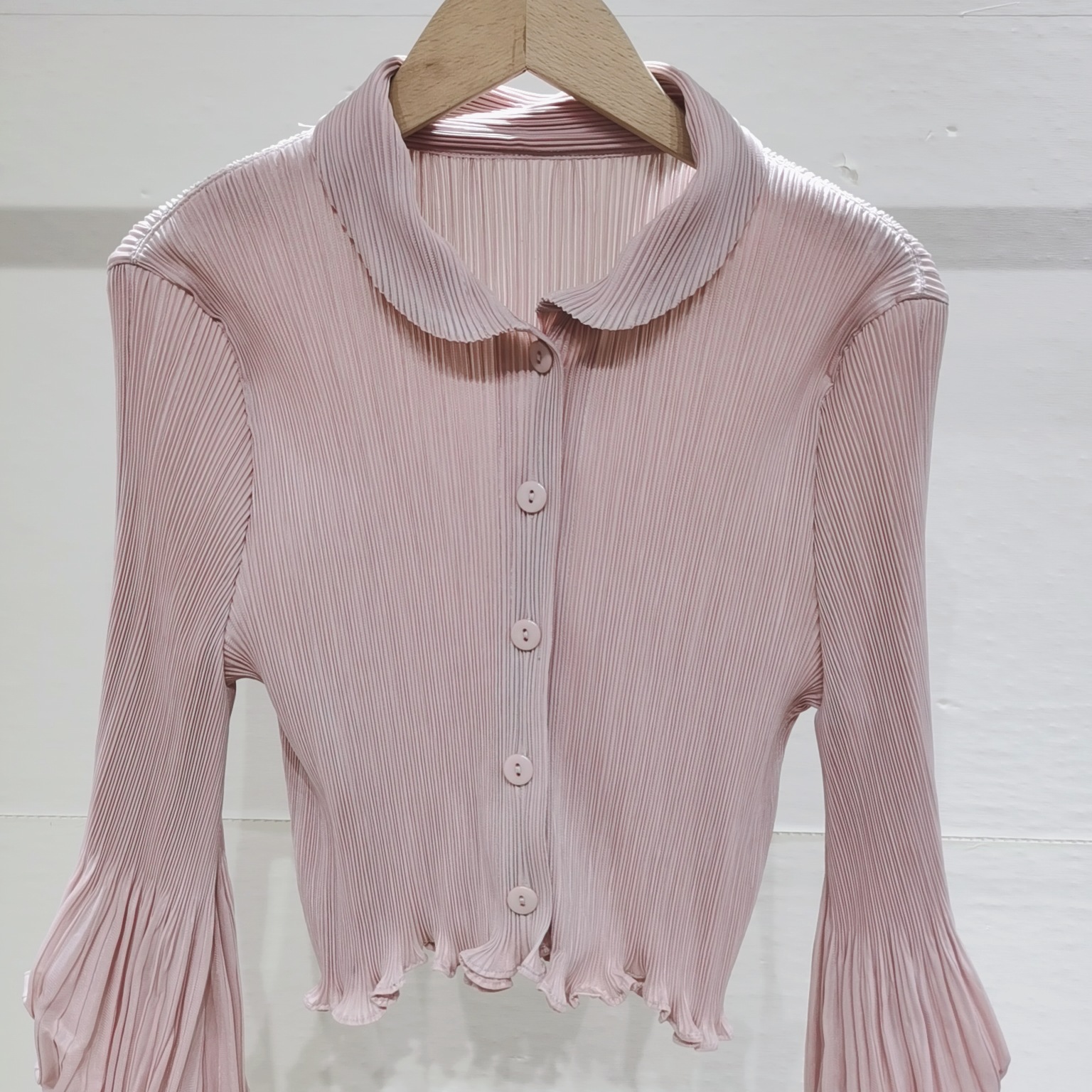 Otoño y primavera nueva llegada estilo de gama alta plisado puff mangas de moda de gama alta adelgazamiento temperamento pequeños pliegues superiores