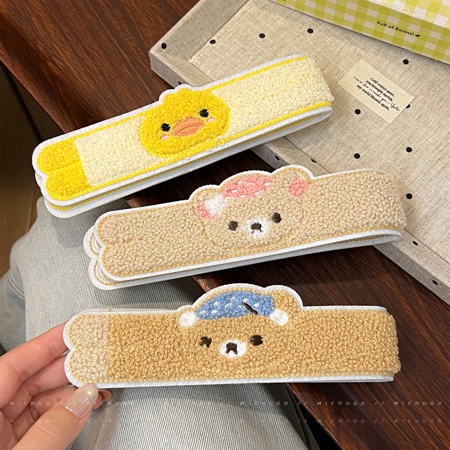 Cute cartoon plush bear long strip magic tape for women, dual-use hairband for face washing and bangs, hair accessory for tidying stray hair, Korean style