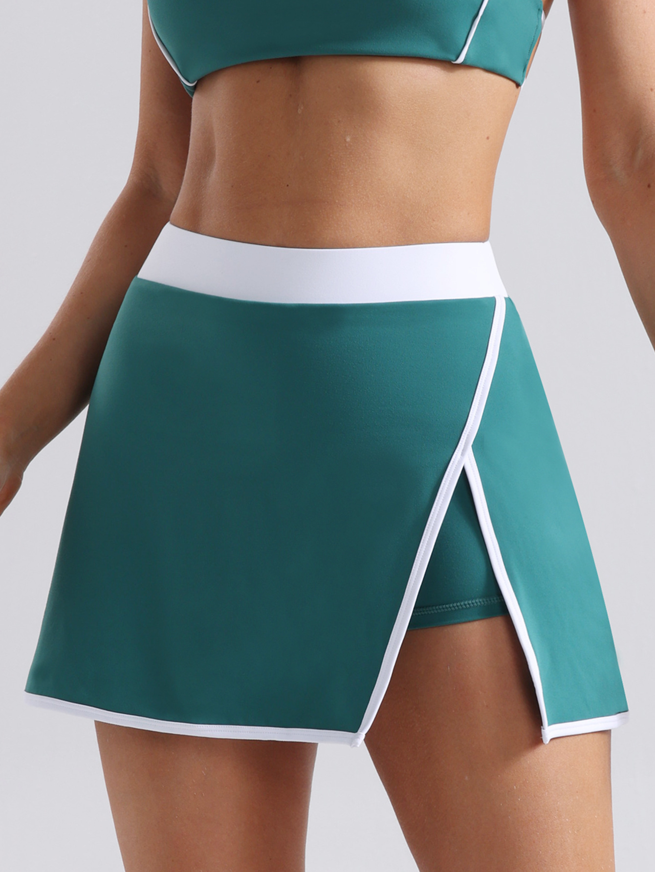 Traje de yoga sexy de color de contraste desnudo, falda corta de tenis para mujer, espalda abierta, sujetador deportivo ajustado, ropa interior de tirantes de fitness