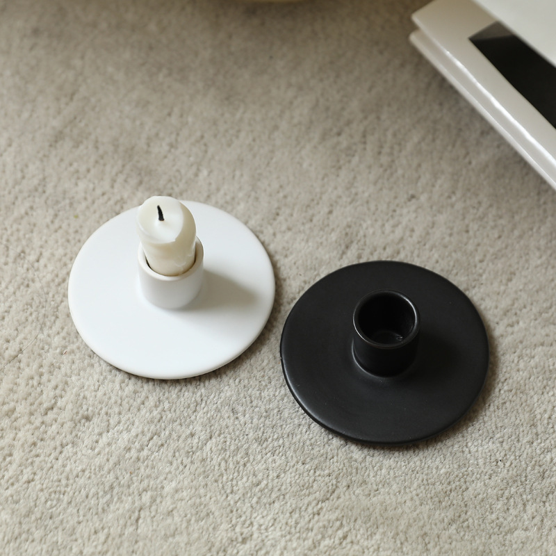 Blanco y negro simple cerámica panela de panela de banano panela decoración vela taza base de vela cena a la luz de la vela para el hogar