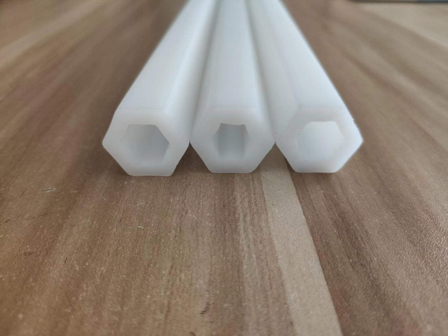塑料管  HDPE管材 形状为六边型 颜色白色 PE材质的特点耐磨性好