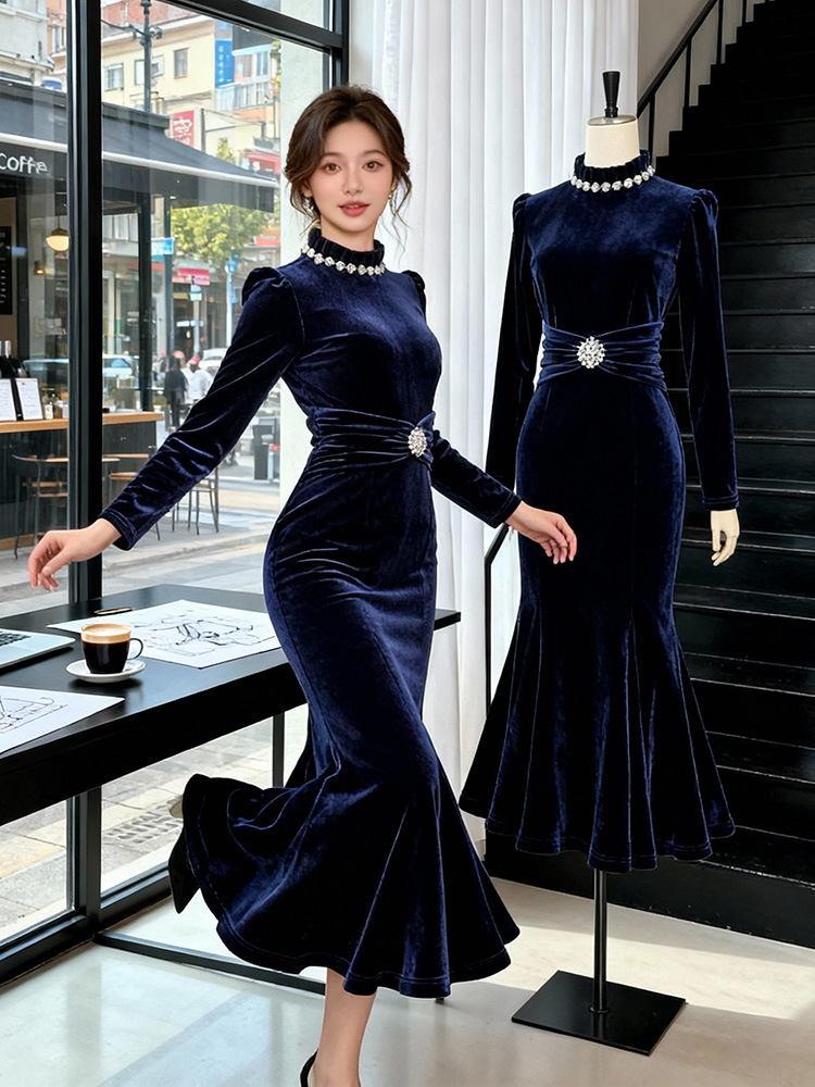 Đầm nhung xanh hải quân cổ đính ngọc trai, eo thắt, chân váy đuôi cá, dạ hội dài — Màu xanh hải quân