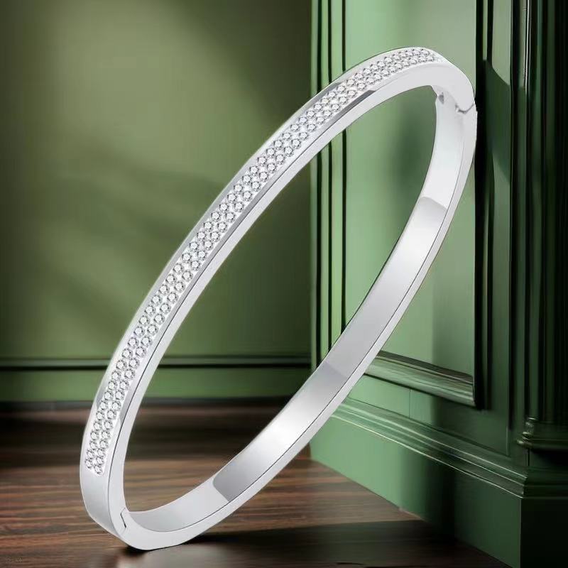 Pulsera de acero de titanio para niñas nicho de sentido de alto grado cielo estrellado no se desvanece Diamante-incrustado exquisito diamante ins estilo completo pulsera de diamantes