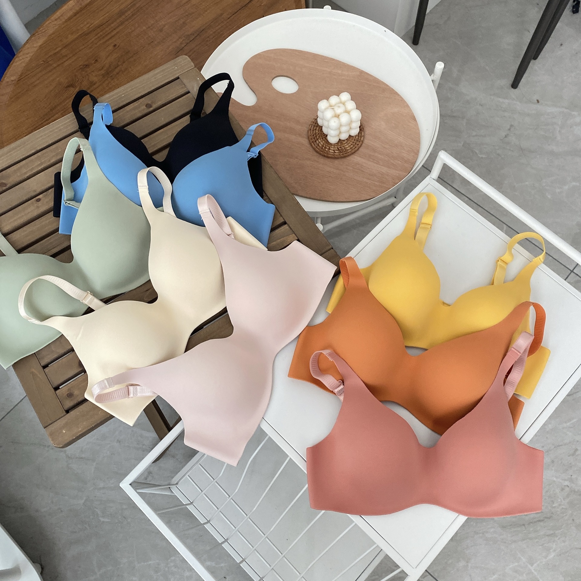 Nuevo producto de verano, una pieza de seda de hielo, ropa interior sin costuras, sujetador cómodo y transpirable para niña, sujetador sexy