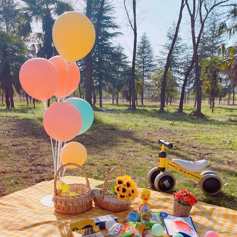 INS Pequeño Libro Rojo mismo picnic accesorios de fotografía al aire libre cumpleaños de los niños Salida de primavera cara sonriente traje de globo Margarita