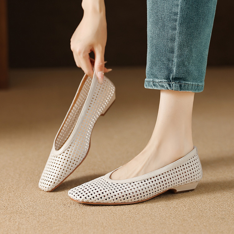Sandal nữ mũi nhọn gót thấp lưới thoáng khí mũi khoét 2025 — Màu trắng nhạt, bạc chi tiết 18
