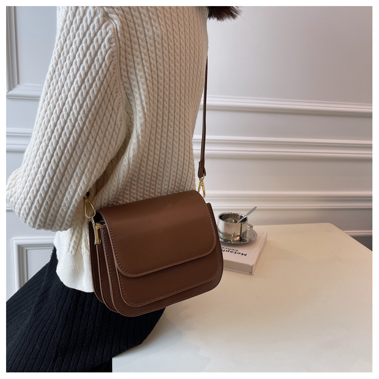 Fashion Simple Solid Color One-shoulder Messenger Square Bag Wholesale Nihaojewelry display picture 14