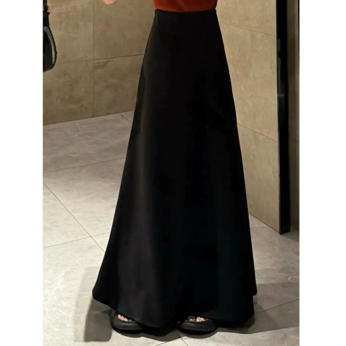 Осень и зима тонкая, высокая талия, эластичный минималистский шрифт, юбка Maoni, французская мода, повседневная юбка, черная