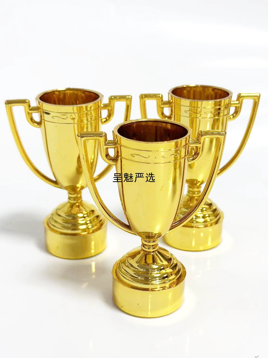 Маленькая золотая чашка, золотой человек, не серебряная чашка, золотой пластиковый трофей, награды для детского сада, детский образовательный реквизит