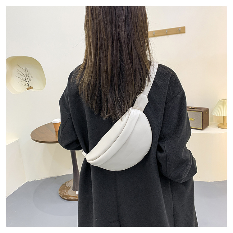 Fashion Chest Shoulder 2021 New Autumn Solid Color Waist Street Trend Small Shoulder Bag display picture 8