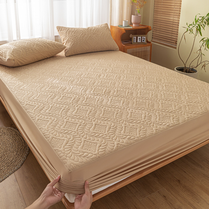 Cubierta de cama acolchada de aislamiento de orina impermeable transfronteriza color sólido cepillado engrosado colcha antideslizante Simmons cubierta protectora fábrica al por mayor