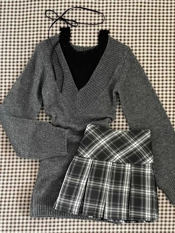 2025韩系古着感V领毛衣女秋冬季新款灰色收腰显瘦软糯针织上衣|undefined