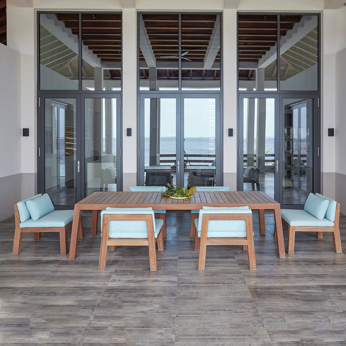Mesa y silla de teca al aire libre patio al aire libre jardín impermeable muebles de ocio villa diseñador de protección solar mesa larga de madera maciza