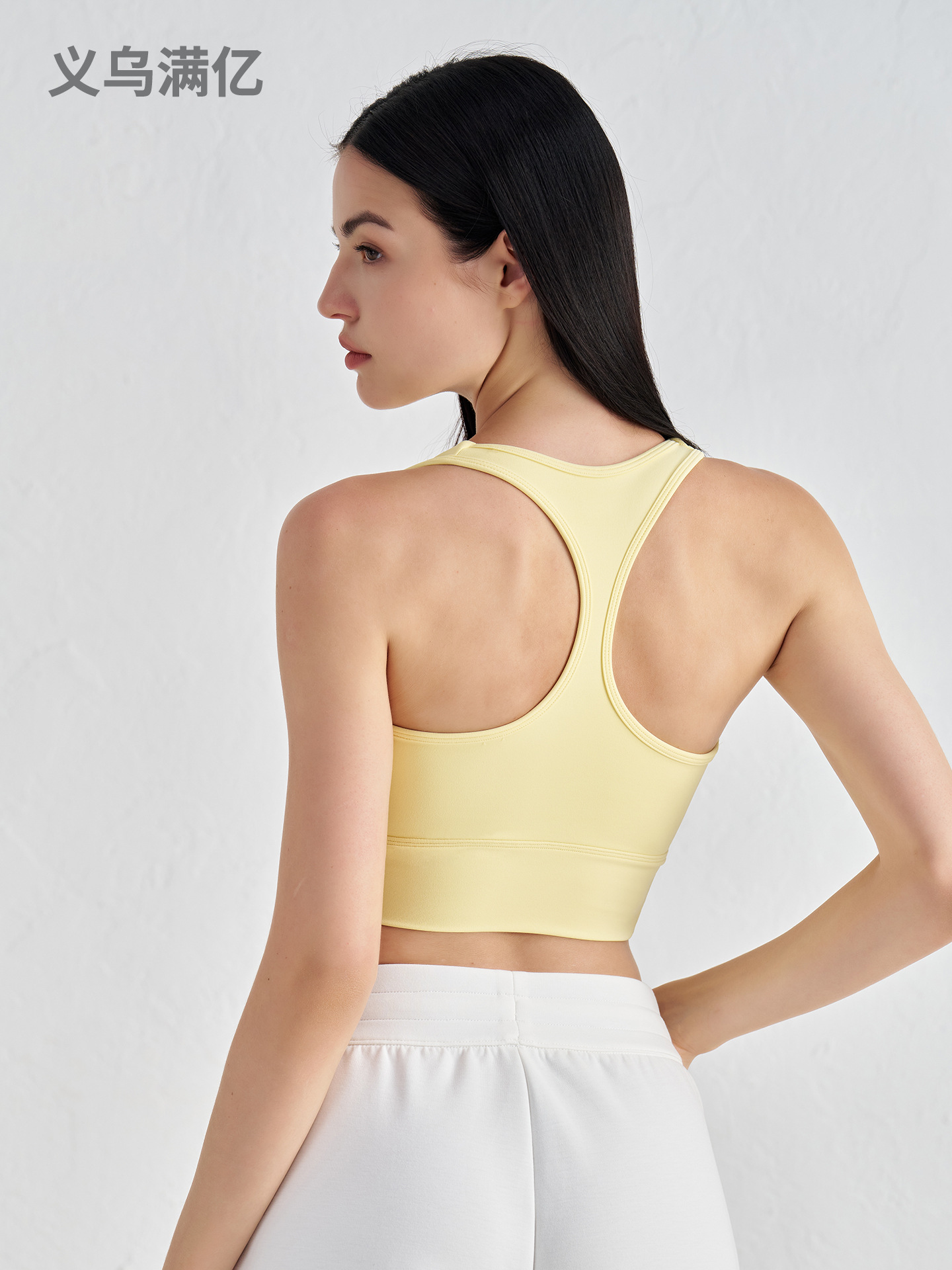 Sujetador deportivo estilo chaleco NU con un hermoso diseño en la espalda, chaleco de yoga a prueba de golpes de alta intensidad con almohadillas en el pecho, top deportivo para mujer.