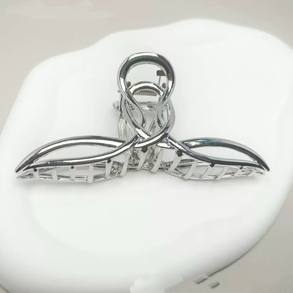 Estilo coreano horquilla de metal Cabeza trasera tiburón pelo clip de pelo ins clip de pelo femenino temperamento elegante clip fijo image 106