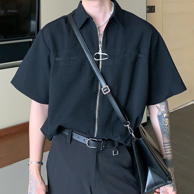 Waffle nuevo diseño de la camisa de la cremallera de los hombres de estilo coreano nicho de metal ruffle guapo camisa de manga corta de moda abrigo de marca delgada