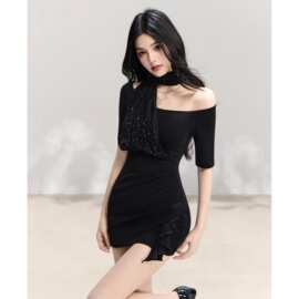 小众设计感辣妹黑色一字肩挂脖短袖连衣裙女秋夏季露肩包臀短裙子