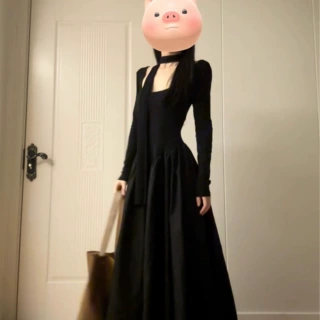 法式赫本风方领长袖连衣裙女秋季蓬蓬裙子黑色收腰大摆长裙