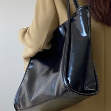 大容量包包女2022新款休闲质感黑色通勤包时尚横款单肩包托特包潮